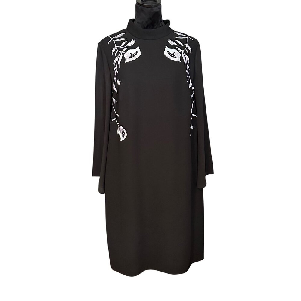 SLNY Dress Size 16W Black Mock Neck White Floral Embroidery‎ Long Sleeve Formal